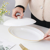 Travessa Oval de Cerâmica Luxo com Tampa e Acabamento Dourado Elegante