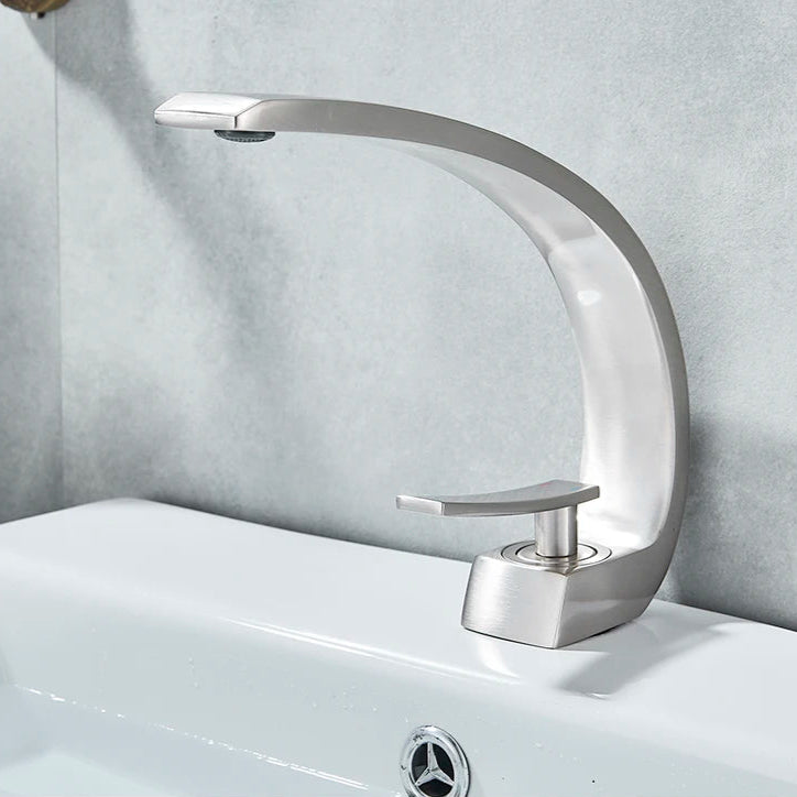 MYQualife-Brushed Gold Basin Faucet, Design criativo, Misturador de lavatório, Deck montado, frio e quente, Torneira do banheiro