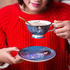 Caneca de Luxo "O Beijo" com Bandeja e Colher para Chá Aromático