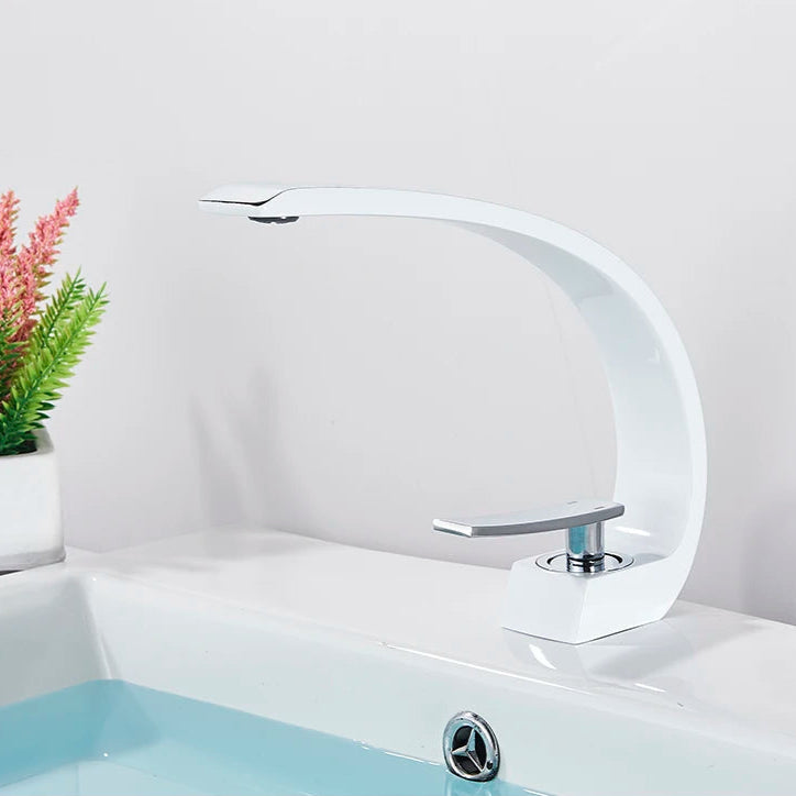 MYQualife-Brushed Gold Basin Faucet, Design criativo, Misturador de lavatório, Deck montado, frio e quente, Torneira do banheiro