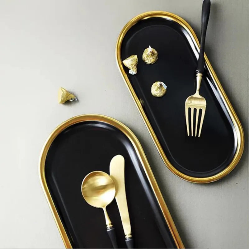 Bandeja de Cerâmica Preta com Borda Dourada Elegance