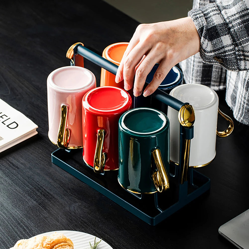 Caneca Premium de Porcelana com Detalhes Luxuosos Dourados