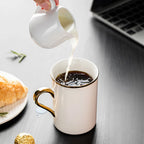 Caneca Premium de Porcelana com Detalhes Luxuosos Dourados