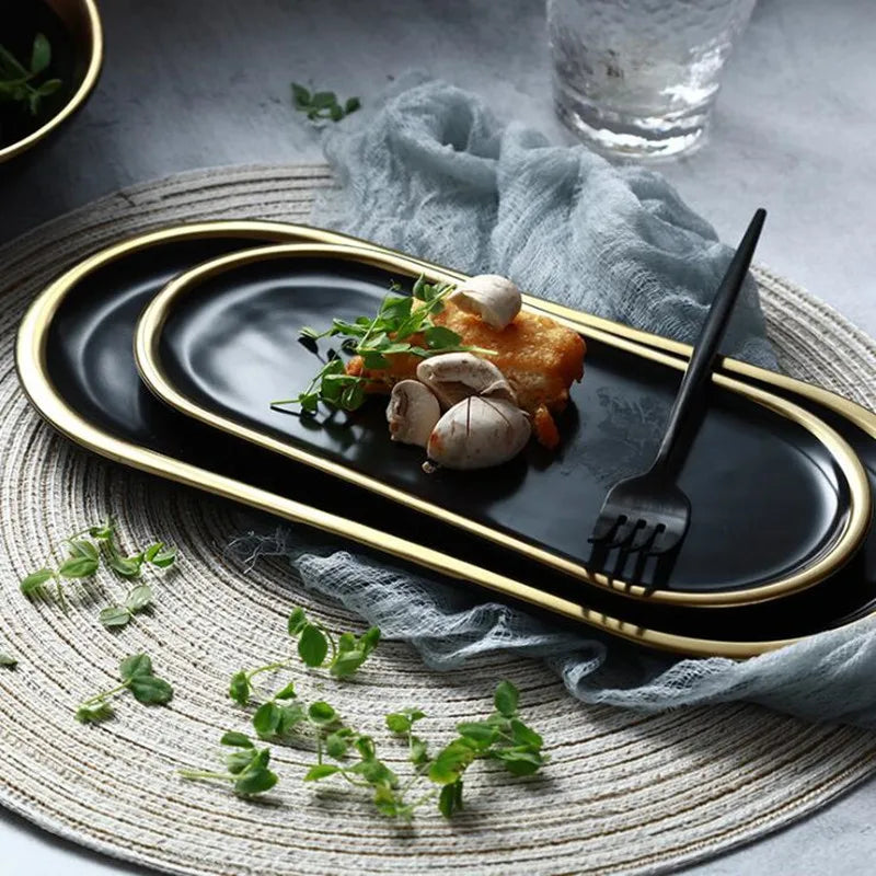 Bandeja de Cerâmica Preta com Borda Dourada Elegance