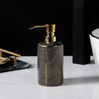 Acessórios de Banheiro em Cerâmica com Detalhes Dourados