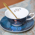Caneca de Luxo "O Beijo" com Bandeja e Colher para Chá Aromático