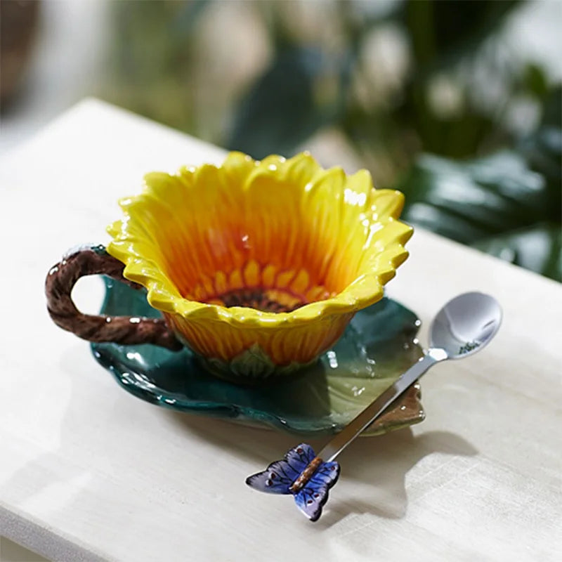 Kit Floral Caneca com Colher e Pires em Porcelana