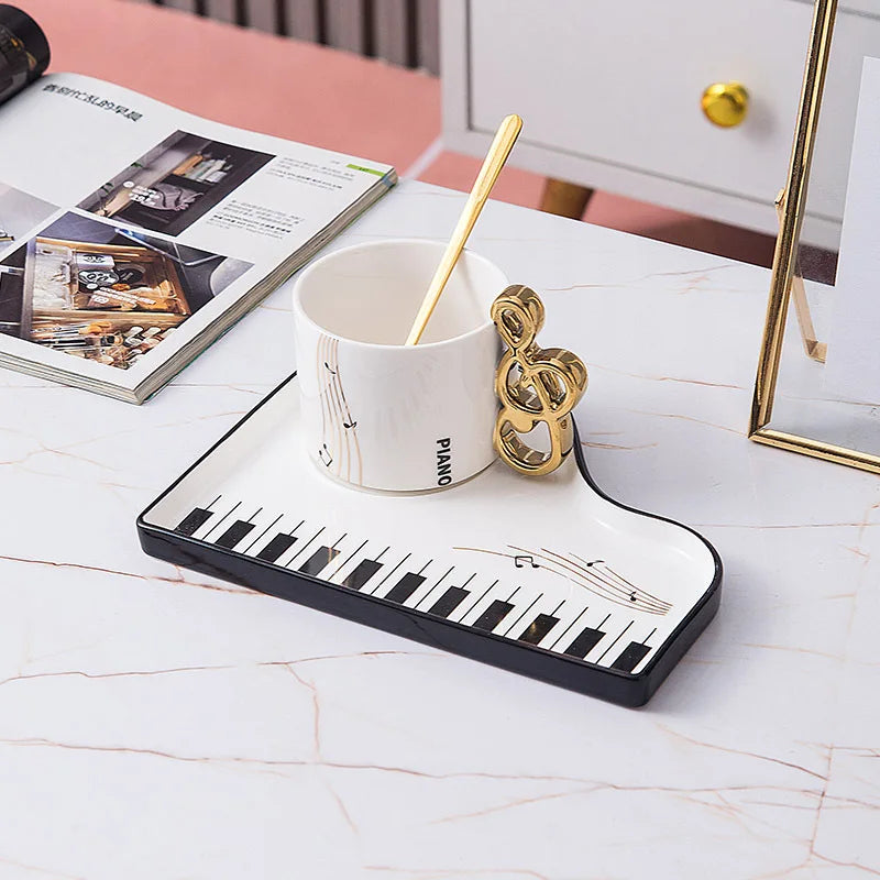 Kit Criativo Caneca com Colher e Bandeja Formato Piano