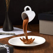 Estatueta Caneca de Café Flutuante