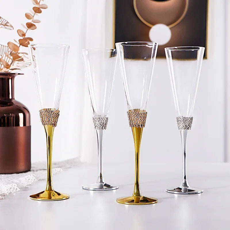 Taça de Cristal com Haste Brilhosa - 200ml