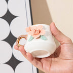 Conjunto de Xícara de Porcelana 120ml com Pires e Flor Modelada à Mão