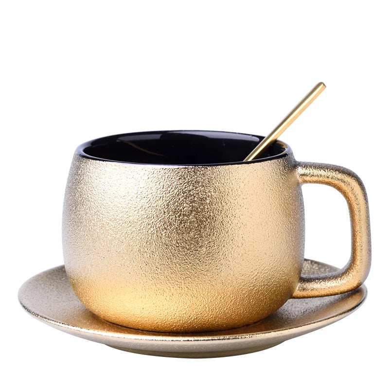 Xícara Dourada em Porcelana 300ml - Estilo Minimalista