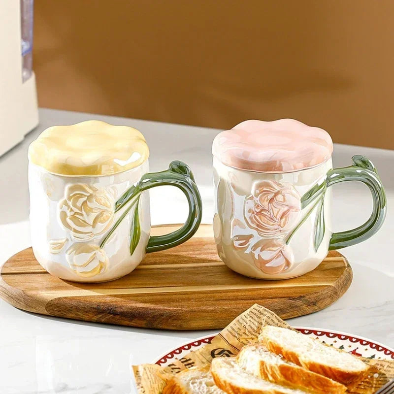Caneca de Cerâmica com Relevo de Rosa e Design Artesanal - 450ml