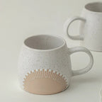 Caneca de Cerâmica com Design em Relevo - 450ml