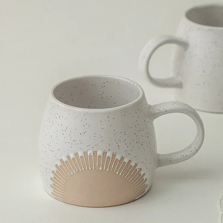 Caneca de Cerâmica com Design em Relevo - 450ml