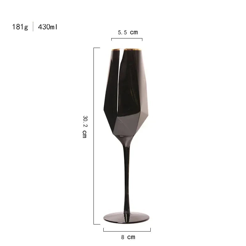 Taça de Cristal Black com Borda Dourada para Vinho – Design Minimalista