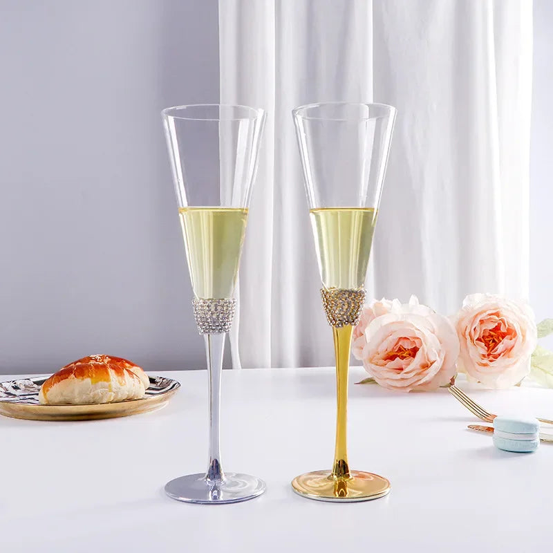 Taça de Cristal com Haste Brilhosa - 200ml