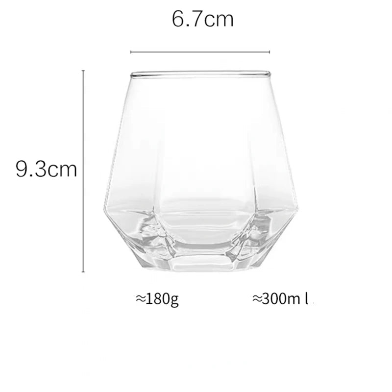 Copo de Vidro com Design Geométrico Minimalista