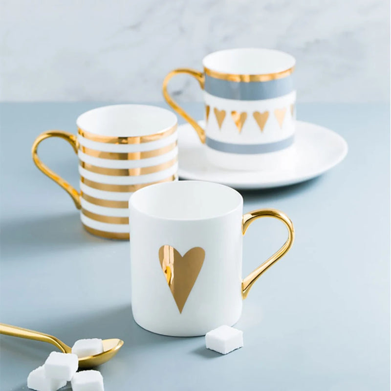 Caneca de Porcelana Detalhes Dourado - 330ml
