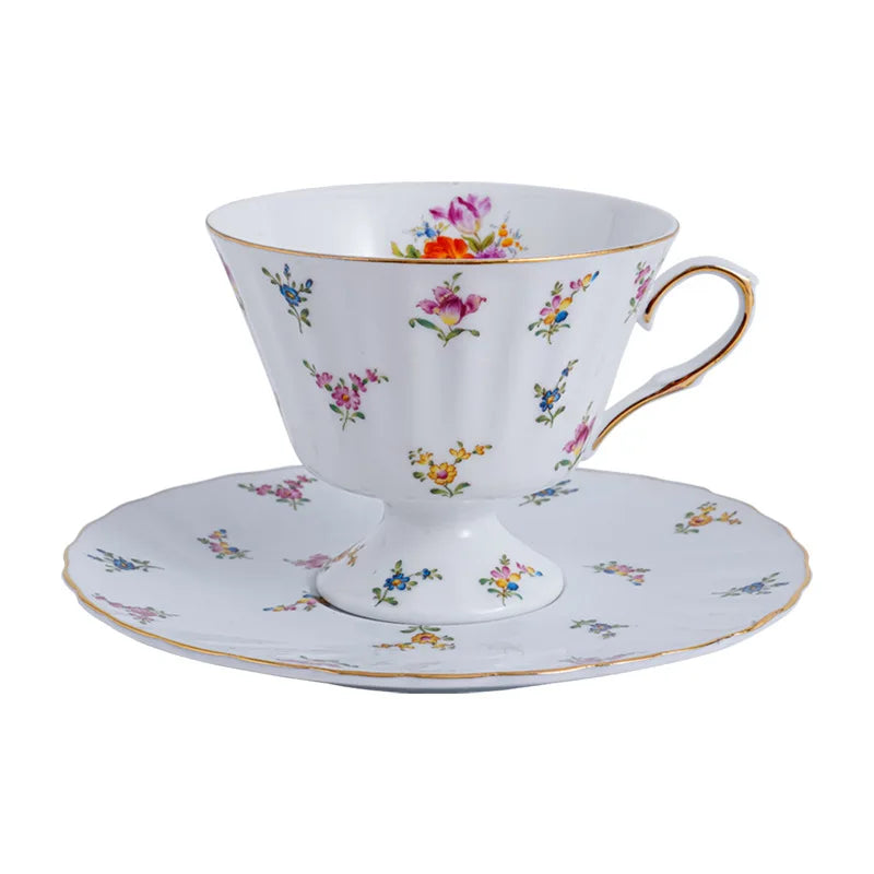 Xícara de Chá de Porcelana Vintage Floral Luxuosa com Pires - 200ml