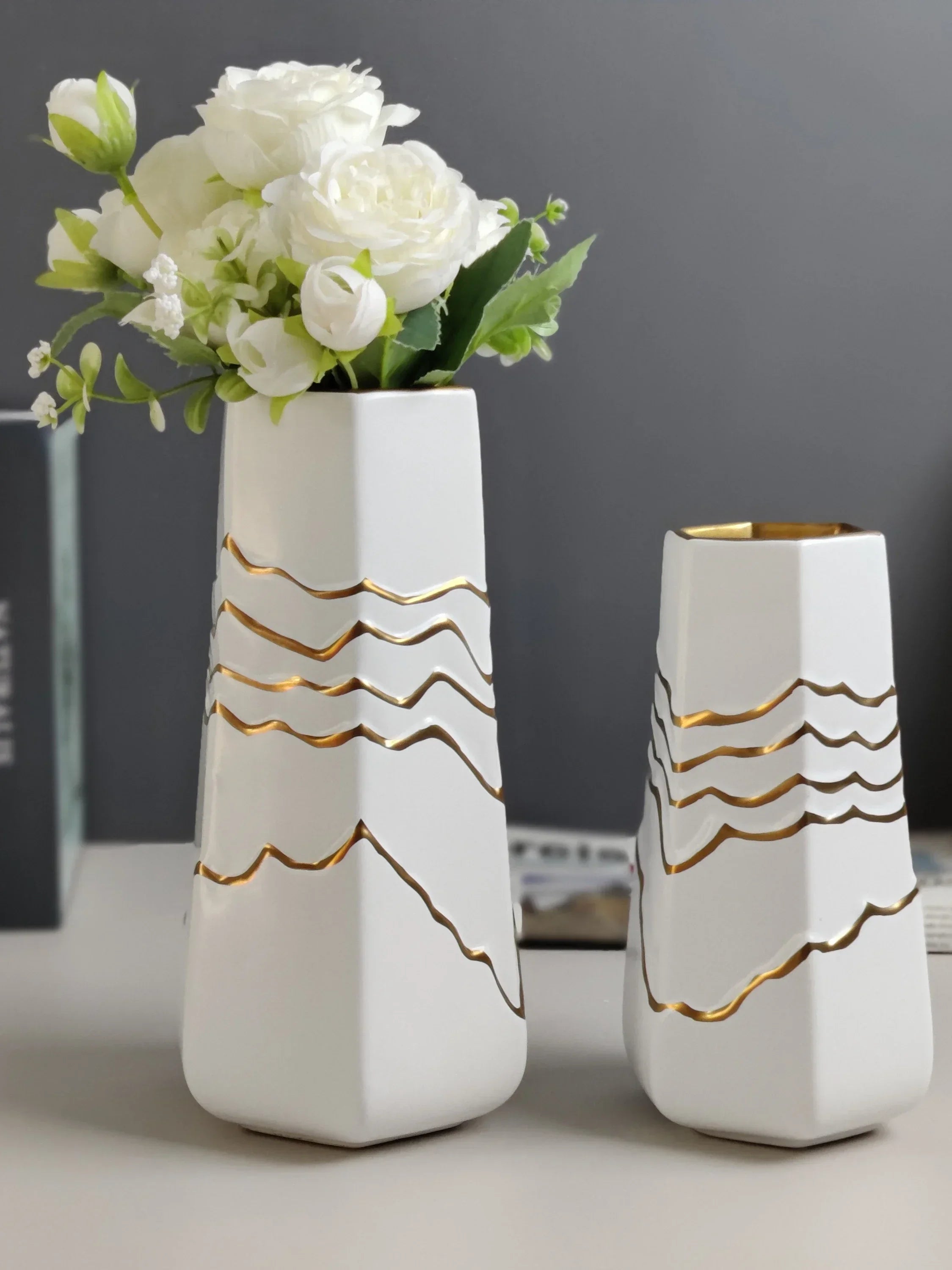 Vaso Waves em Porcelana