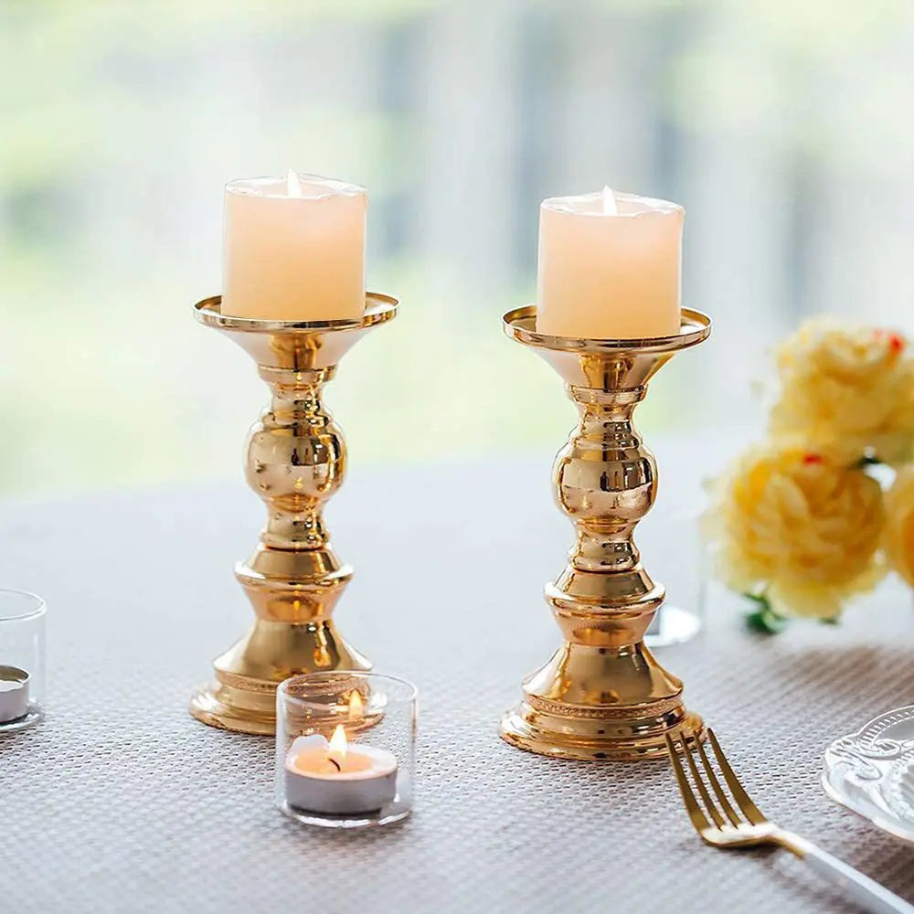 Conjunto Castiçais Dourado em Metal - 2pcs