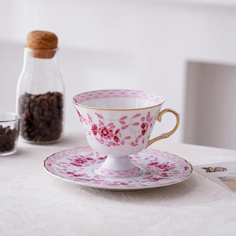 Xícara de Chá de Porcelana Vintage Floral Luxuosa com Pires - 200ml