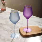 Taça de Cristal Fosco Nórdico com Elegante Borda Dourada