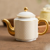 Bule de Porcelana Fina com Detalhes Dourados - 220ml