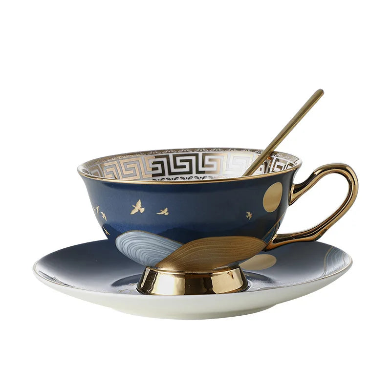 Conjunto Chá Inglês Premium: Xícara 220ml Dourada com Colher e Pires Luxuosos