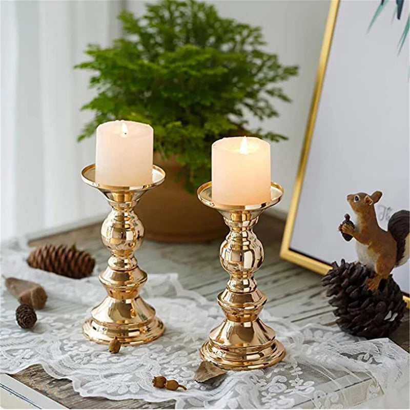 Conjunto Castiçais Dourado em Metal - 2pcs