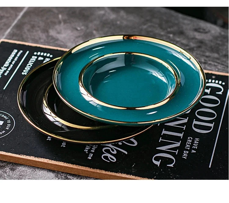 Conjunto Xícara com Colher e Pires em Porcelana