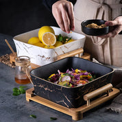 Tigela para Salada Marmorizada com Base em Madeira