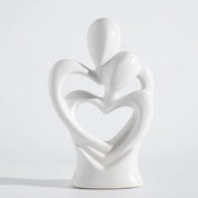 Escultura O Abraço em Cerâmica