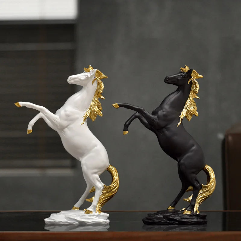 Escultura Horse em Resina Branco e Preto