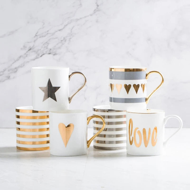 Caneca de Porcelana Detalhes Dourado - 330ml