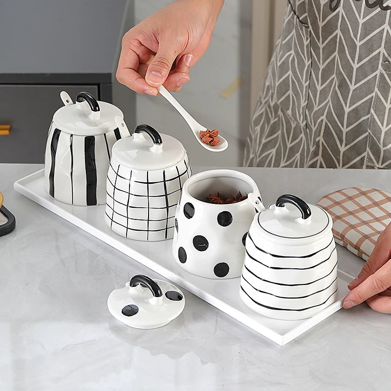 Kit Porta Temperos em Cerâmica Europeia Listrado Preto e Branco
