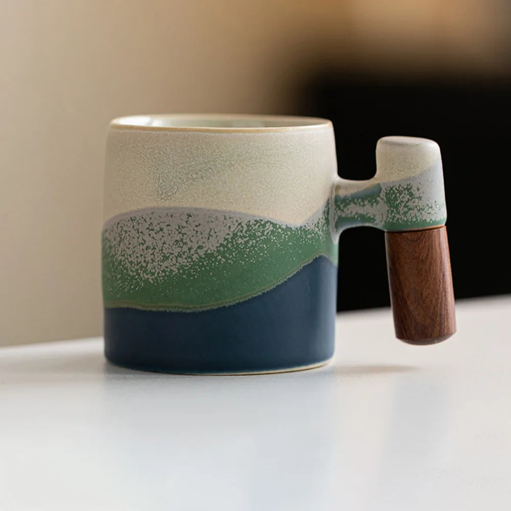 Caneca de Porcelana Artesanal Premium 70ml com Cabo de Madeira