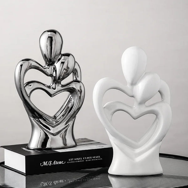 Escultura O Abraço em Cerâmica