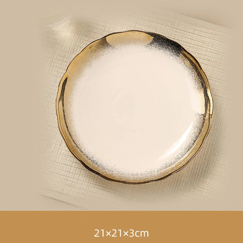 Prato de Porcelana Ondulado com Detalhe Dourado Estilo Escandinavo