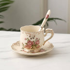 Conjunto de Xícara de Chá em Porcelana com Pires Floral e Colher - 250ml