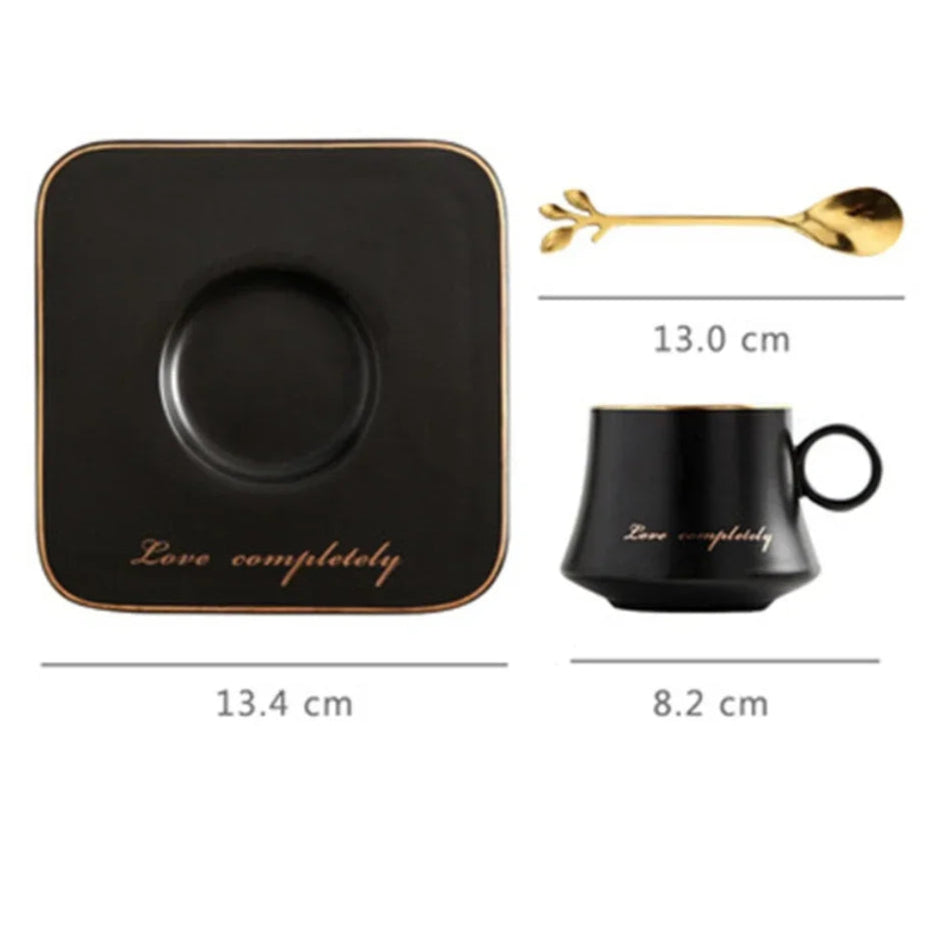 Xícara com Pires Preto Fosco e Colher Dourada - 200ml