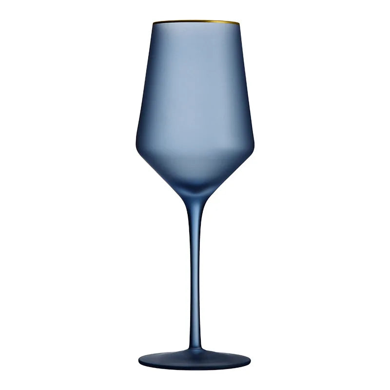 Taça de Cristal Fosco Nórdico com Elegante Borda Dourada