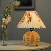 Candeeiro de mesa de vime vintage com abajur de tecido plissado E27 lâmpada tricolor base de cerâmica bonito LED luz de mesa para estudo de quarto