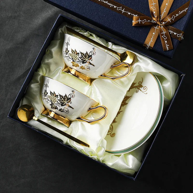 Jogo de Xícaras de Chá em Porcelana Floral Premium com Pires e Colher