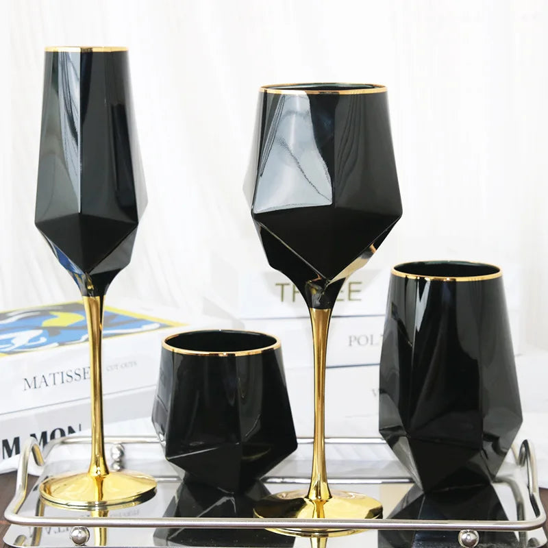 Linha Black Taças e Copos Geométricos de Vidro 4 Modelos