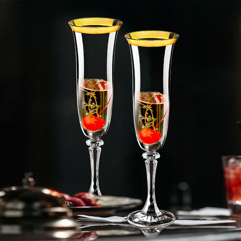 Taça Tulipa Borda Dourada