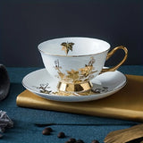 Conjunto Luxuoso de Xícara e Pires em Porcelana com Detalhes Dourados