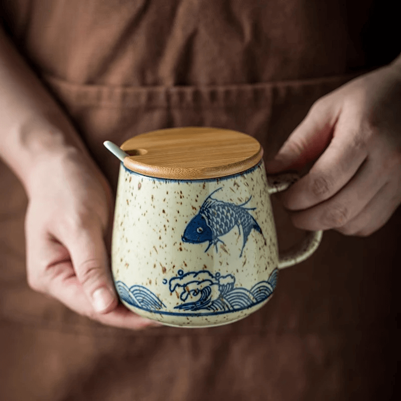 Caneca Premium 350ml com Tampa de Bambu e Colher