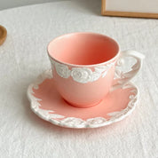 Xícara e Pires Bordado Dara Casa em Porcelana